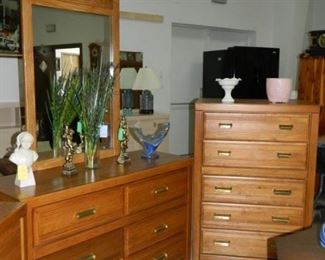 Broyhill bedroom set