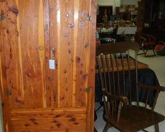 Armoire, rocking chair