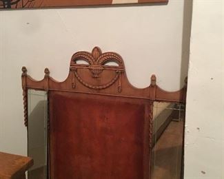 Vintage mirror frame (really pretty) still has the two side panel glass pieces.