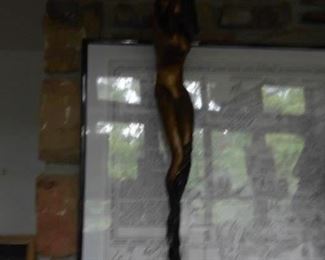 The bronze naked lady. Or, as we say in the south: Nakked!