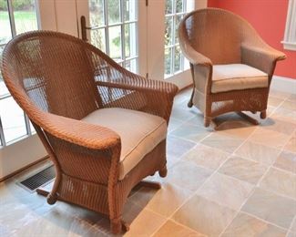 Pair of wicker gliders
