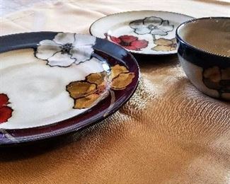 Pfaltzgraff Dinnerware set – Painted Poppies Pattern