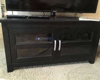 short tv cabinet/stand