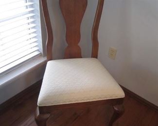 6 DINING ROOM CHAIRS