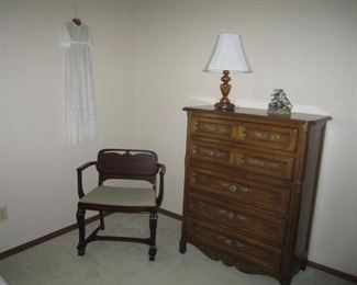 CHEST OF DRAWERS