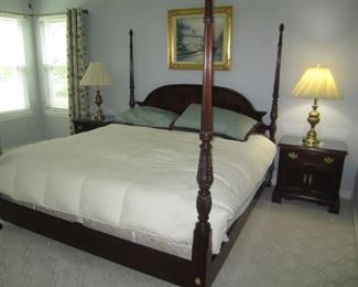 4 POSTER BED BY THOMASVILLE