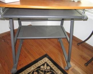 COMPUTER DESK
