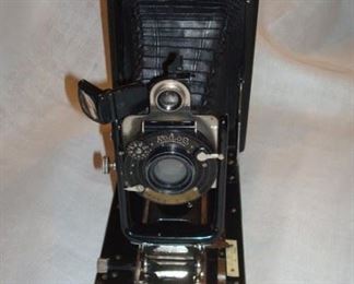 Koilos plate camera with 3 plates.