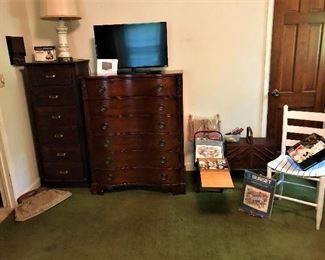 Mahogany Chest of Drawers. Lingerie chest. Flat Screen Television