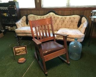 Victorian Sofa (Needs a middle cushion).