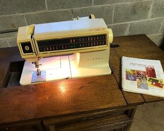 Singer model 2001 Sewing machine. Zig Zag Nice cabinet