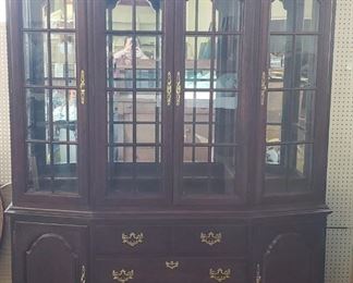Queen Anne Lineage Lighted China Cabinet

