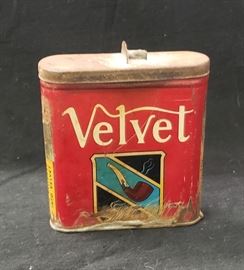 Velvet Pipe Tobacco Tin
