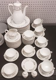 Style House Picardy Dish Set
