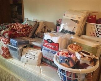 Queen/full and twin sheet sets and mattress protectors