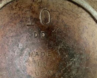 #26	#10 iron bean pot with lid 	 $30.00 
