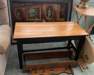 #42	piano bench coffee table with lift top 36x15x21	 $45.00 
