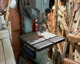 #82	10 in delta band saw 	 $120.00 
