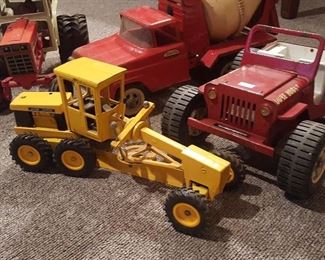 Tonka Cement mixer, Dune Buggy (Jeep), IH Tractor and more
