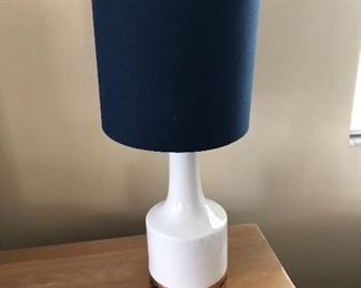 TALL LAMP WITH ASIAN FLAIR 