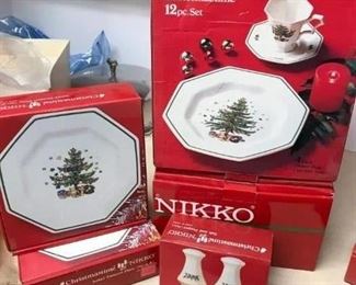 Nikko Christmas dinnerware and accessories 
