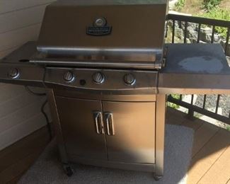 This Barbecue is gas. Great condition!!