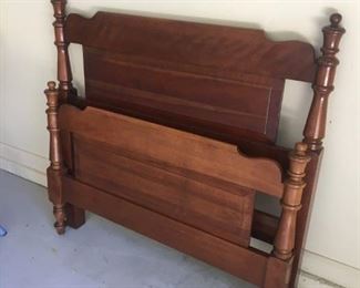 Twin Cherry Wood bed Frame!!! Vintage in amazing condition!! Have side rails. 
