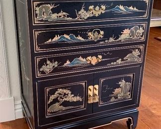 Black Lacquer Hand Painted Chinoiserie Cabinet/Chest	33x24x14in	HxWxD