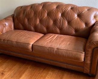 Leather Rustic Leather Chesterfield Sofa Couch	36x85x38in	HxWxD