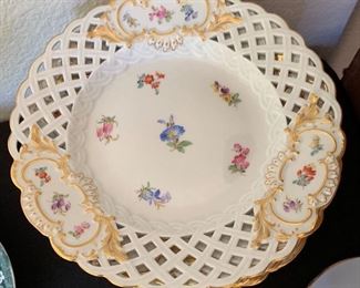 Set of 12 Meissen 8” Reticulated Plates Scattered Flowers	