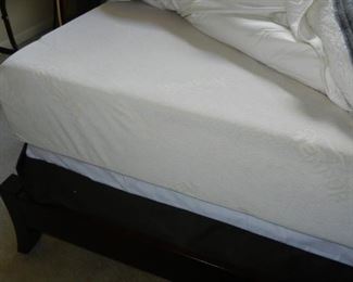 Tempurpedic full size mattress