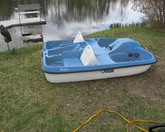 Pelican paddle boat, 4 seater. As green as it gets