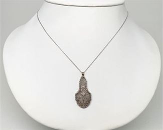 Lot 012 
Art Deco Platinum and Diamond Pendent