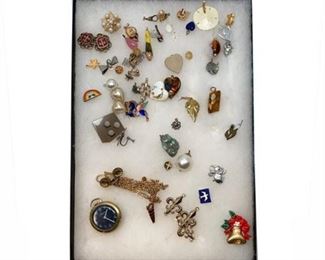 Lot 140 
Vintage Costume Jewelry Pendant Lot