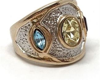 Lot 155 
Contemporary Statement Ring