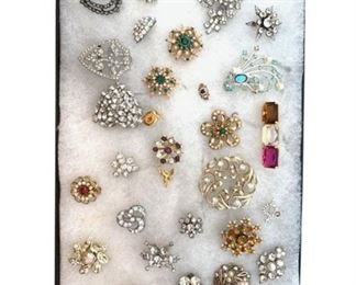 Lot 156 
Vintage Brooch Tray Collection