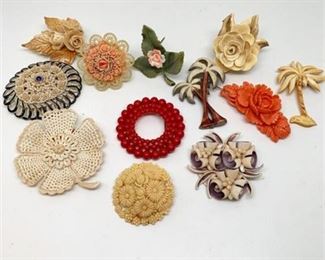 Lot 261 
Vintage Bakelite Brooches Twelve (12) Pieces