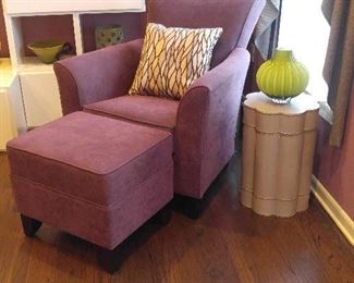 Nice smaller Size Wing Chair and Ottoman