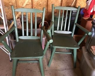 Great cottage green lodge chairs, $20 ea, matching green table $10