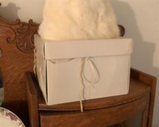 Vintage fur hate with original box