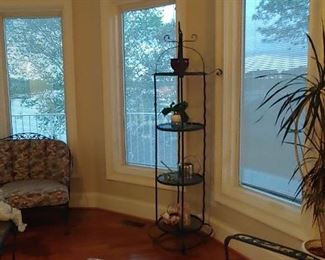 Woodard Chaise and Corner Rack