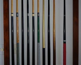 Cue Wall Mount original to table. 