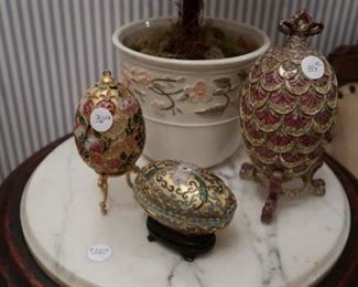 Decorative eggs