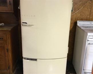 Vintage 1946 Philco working refrigerator