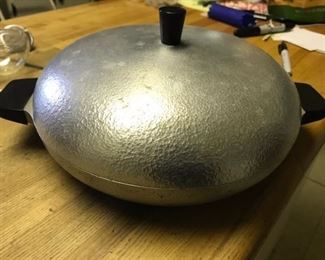club aluminum paella-style pan