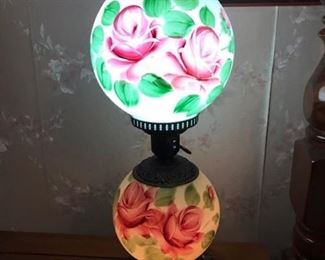 roses GWTW style lamp lit