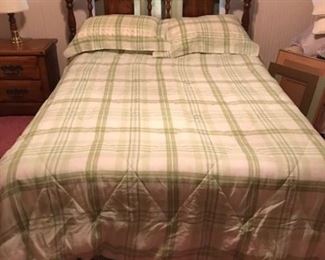 full size early American style bed with mattress & boxspring