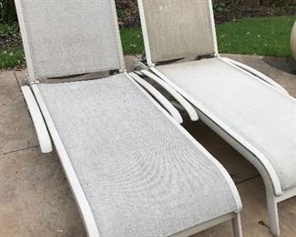 Outdoor Lounge Chairs 