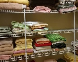 Towels, sheet sets & blankets