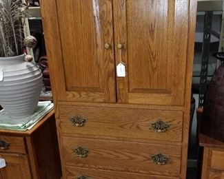 Armoire / chest